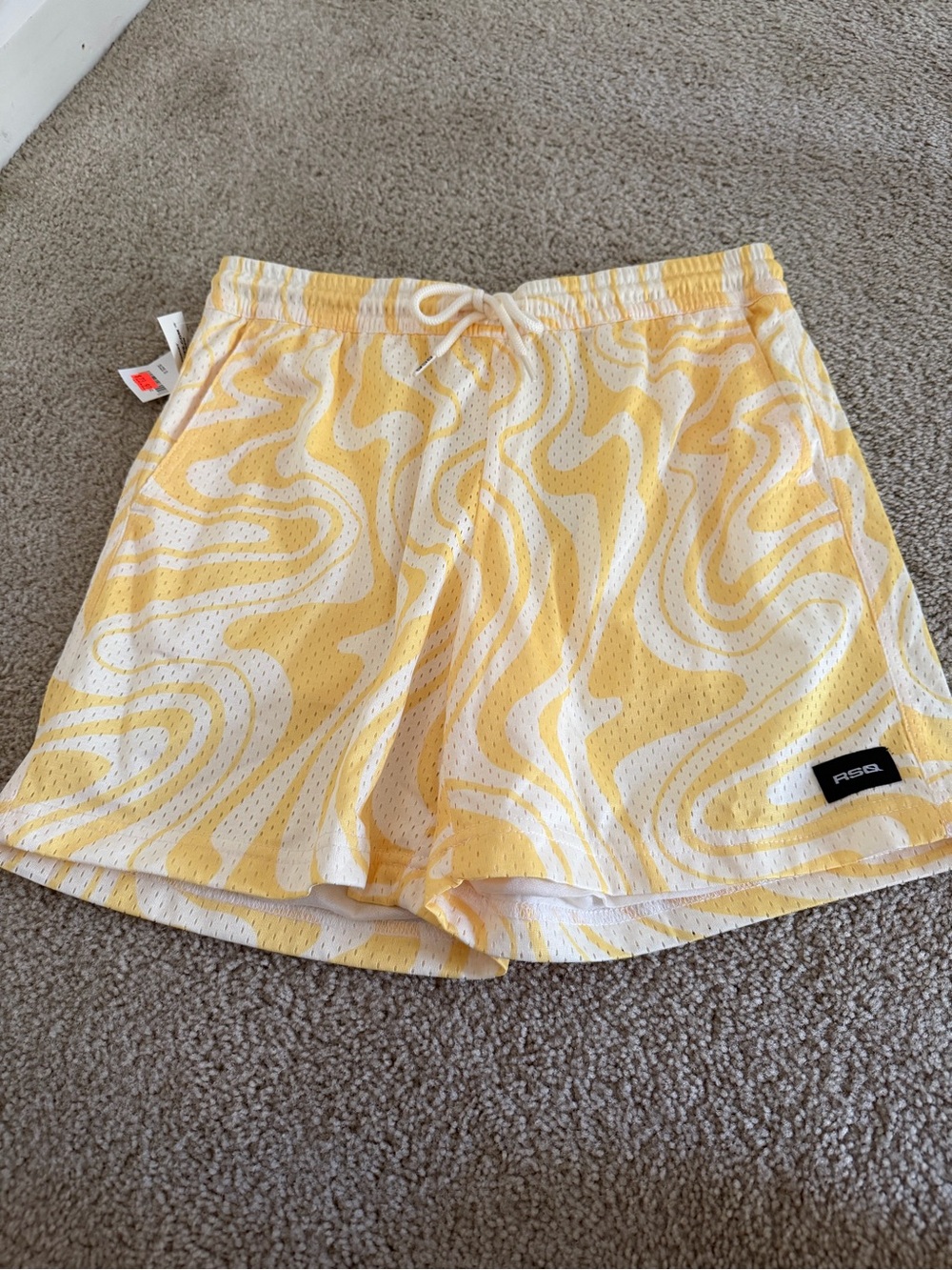 RSQ Yellow & White Wave Mesh Athletic Shorts Mens or unisex small NWT